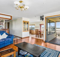 Rocks Retreat House with Sea Views - Northern Rivers Accommodation
