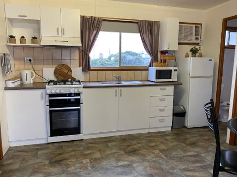 Rocks Retreat Cabin Seal - Northern Rivers Accommodation 2