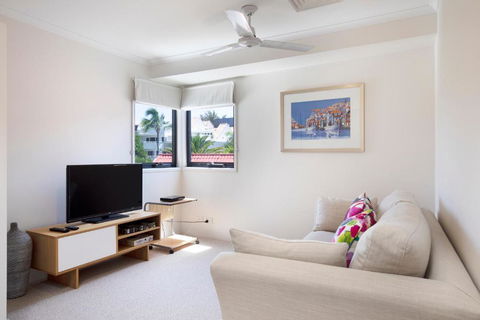 Wake Up To Ocean Views In Stylish Comfort - Northern Rivers Accommodation 3