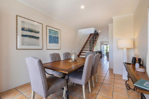Wake Up To Ocean Views In Stylish Comfort - Northern Rivers Accommodation 2