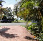 2 Copacabana 61 Sandy Point Road cute unit with water views from the balcony - Northern Rivers Accommodation