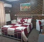 Lorac Bed  Breakfast