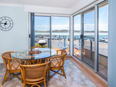 Fairholme 8 Perfect Lakefront Position - Northern Rivers Accommodation 5