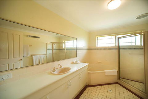 Birchgrove Apartments - Northern Rivers Accommodation 5