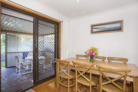 Relaxed Homely Retreat 57 Carroll Ave - Northern Rivers Accommodation 1