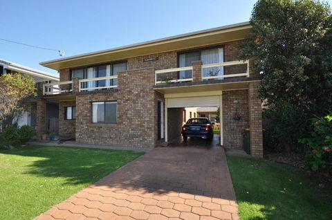 Flat 1 / 15 Dalmeny Drive - Northern Rivers Accommodation 3