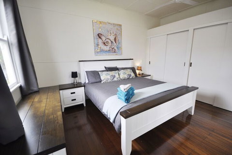 Golden Sands At Beachmere - Northern Rivers Accommodation 7