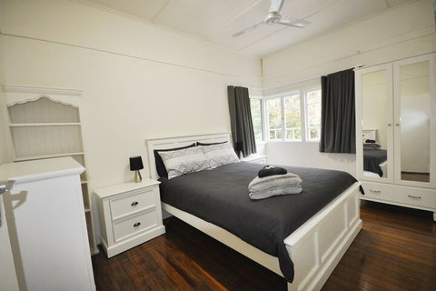 Golden Sands At Beachmere - Northern Rivers Accommodation 4