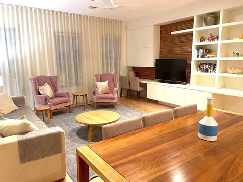 Kew Luxurious Townhouse - Northern Rivers Accommodation 6