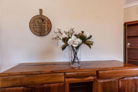 Maidstone Executive Residence - Northern Rivers Accommodation 4
