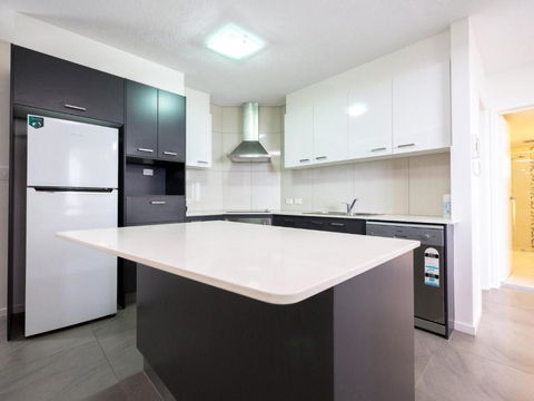 Pacific Towers Unit 4 19 Ormonde Tce Kings Beach - Northern Rivers Accommodation 5