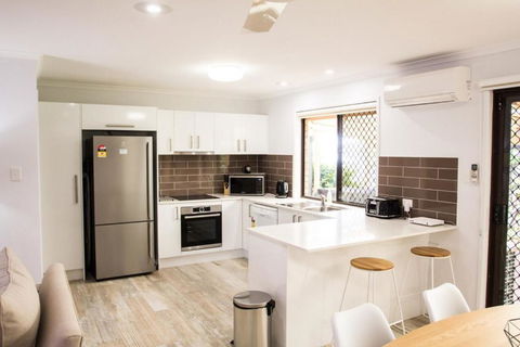 Wellington Parade 1 / 15a Shelly Beach Caloundra - Northern Rivers Accommodation 5