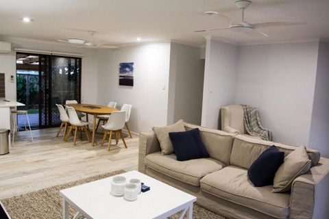 Wellington Parade 1 / 15a Shelly Beach Caloundra - Northern Rivers Accommodation 1