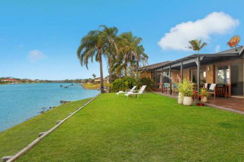 North View Waterfront Home Private Jetty - Northern Rivers Accommodation 6