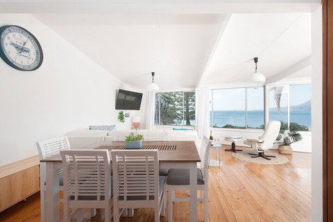 Sand Beach House Breathtaking View & Amazing Position Directly Opposite The Beach! - Northern Rivers Accommodation 5