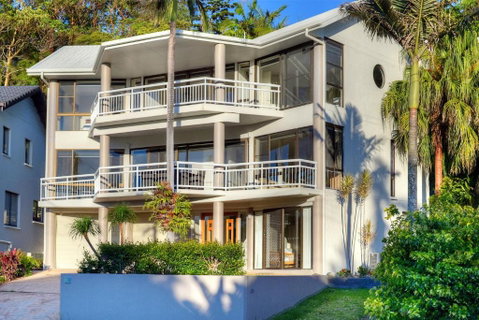 BEACHSIDE MANOR Walk To The Beach - Northern Rivers Accommodation 4