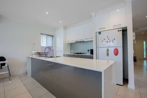Superb Luxe 5BR House@point Cook Near Lake - Northern Rivers Accommodation 2
