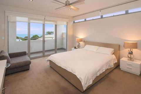 Opulent Oasis - Northern Rivers Accommodation 5
