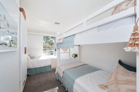 Arabella Stylish Seaside Sanctuary With Views - Northern Rivers Accommodation 7