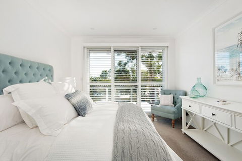 Arabella Stylish Seaside Sanctuary With Views - Northern Rivers Accommodation 5