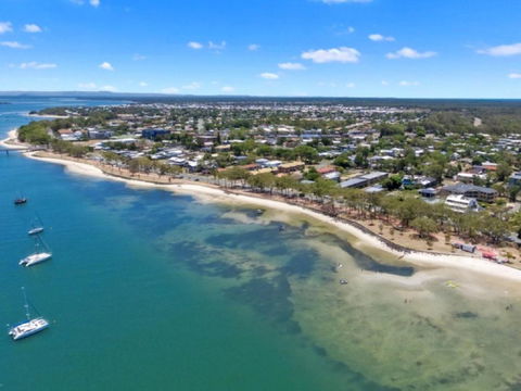 Woorim Secluded Palms Villa - Northern Rivers Accommodation 3