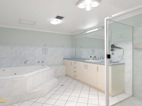 Nelson Bay CBD Apartment No.41 Nelson Towers - Northern Rivers Accommodation 5