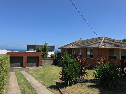 OCEAN VIEWS - Northern Rivers Accommodation 4
