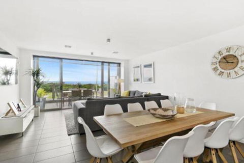 WATERFRONT TWO Position Perfect NEW LISTING 2019 - Northern Rivers Accommodation 5