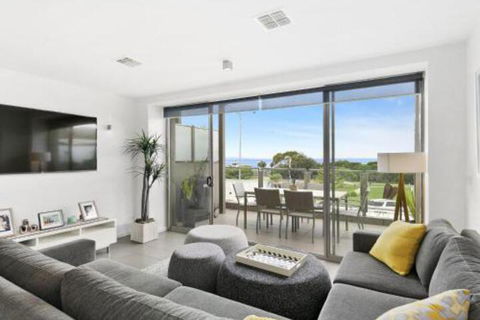 WATERFRONT TWO Position Perfect NEW LISTING 2019 - Northern Rivers Accommodation 0