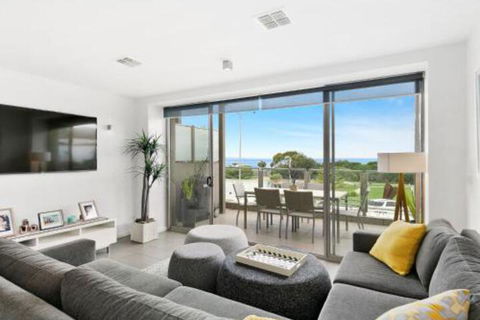 WATERFRONT TWO Position Perfect NEW LISTING 2019 - Northern Rivers Accommodation 4