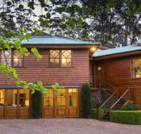 Treetops elegant inviting designer cedar home - Northern Rivers Accommodation