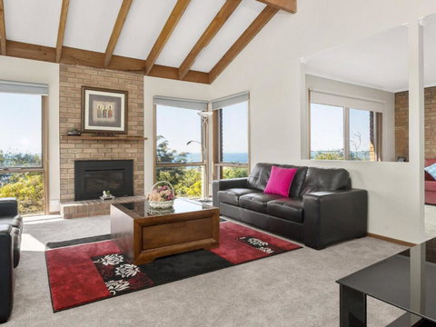 VIEWS At MCCRAE..... - Northern Rivers Accommodation 6