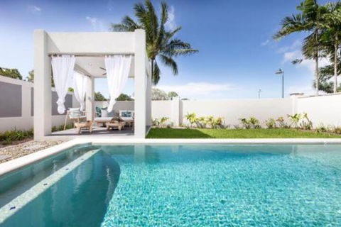 WINDFALL In PALM COVE - Northern Rivers Accommodation 0