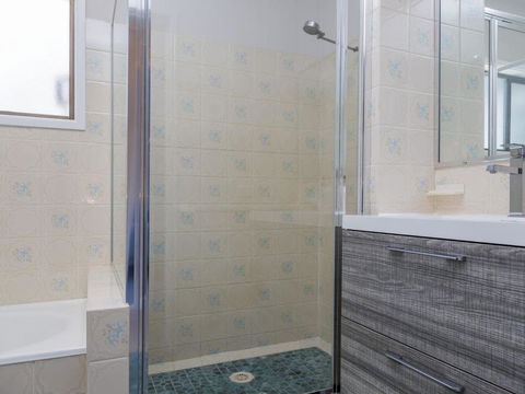 235 Mitchell Parade Mollymook - Northern Rivers Accommodation 5