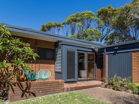 235 Mitchell Parade Mollymook - Northern Rivers Accommodation 6
