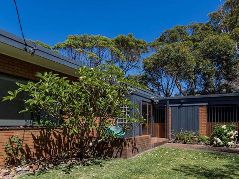 235 Mitchell Parade Mollymook - Northern Rivers Accommodation 1