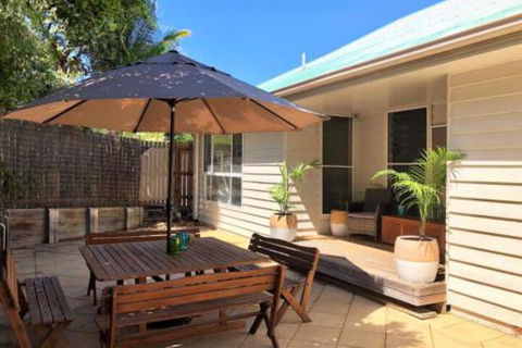 MAGIC BEACH HOUSE PET FRIENDLY - Northern Rivers Accommodation 0