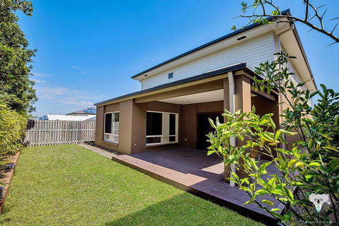 Rochedale Spacious Holiday 4 Bedrooms House Qro009 - Northern Rivers Accommodation 4