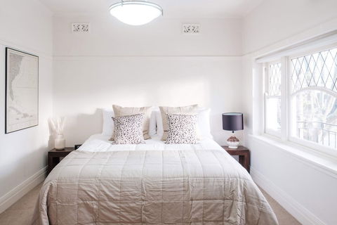 Elwood Beach Calming Tones - Rejuvenate Stays - Northern Rivers Accommodation 5