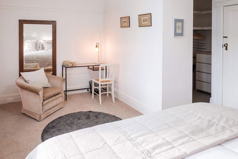 Elwood Beach Calming Tones - Rejuvenate Stays - Northern Rivers Accommodation 4