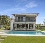WATERFRONT HOME BORDERING MOOLOOLABA - Northern Rivers Accommodation