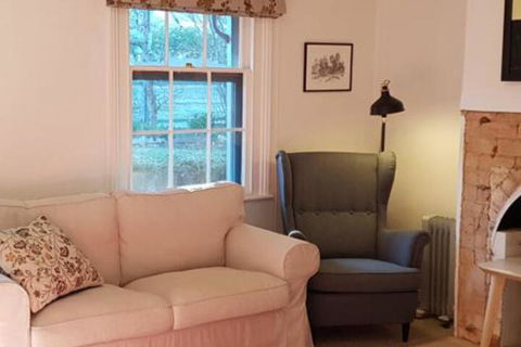 Redruth 2 Bedroom Cottage Situated In Wandiligong - Northern Rivers Accommodation 2