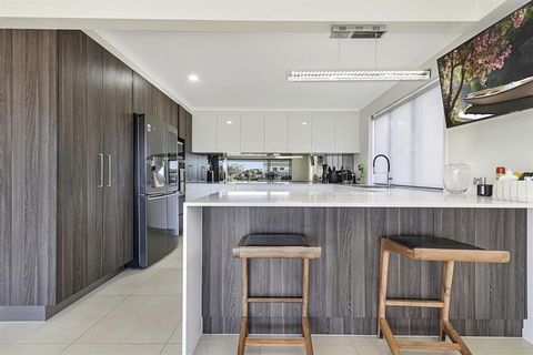 CANAL HOME NEAR MOOLOOLABA Kooringal - Northern Rivers Accommodation 5