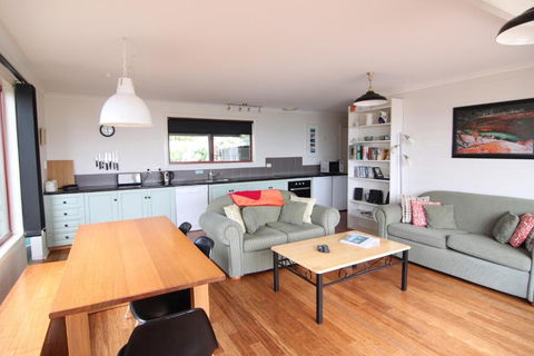 DOLPHIN LOOKOUT COTTAGE Amazing Views Of The Bay Of Fires - Northern Rivers Accommodation 6