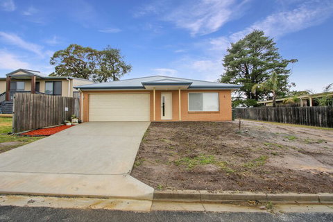 V & V Family Dream Away - Northern Rivers Accommodation 1