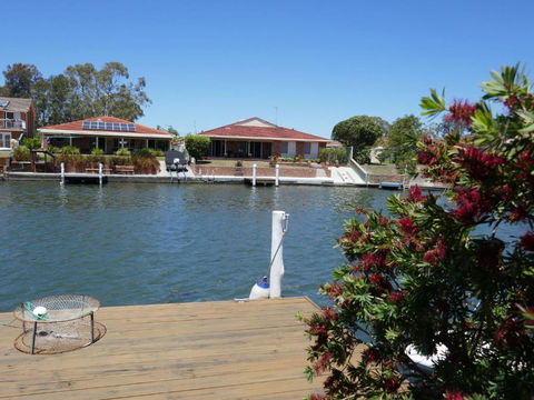 Waterfront Haven With Jetty Mooring & WiFI - Northern Rivers Accommodation 3