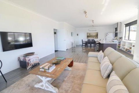 Elysium Lakehouse - Northern Rivers Accommodation 7