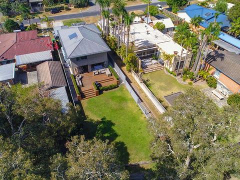 Lakeside Luxury 13 Lake Street - Northern Rivers Accommodation 3