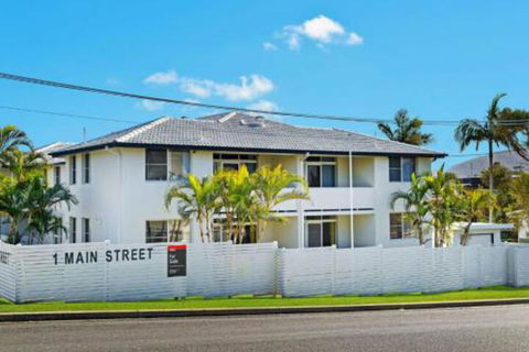 WAVES On MAIN 4 / 1 MAIN STREET - Northern Rivers Accommodation 4
