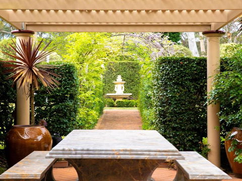 Old Mansfield Loft Gardens Gazebo & Getaways - Northern Rivers Accommodation 6